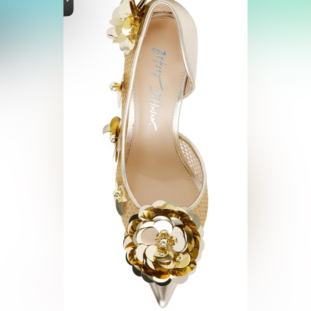 NEW Betsey Johnson Nash Gold Dorsay Sculptural Heels 3D Floral Embellishments 9 - Picture 8 of 9